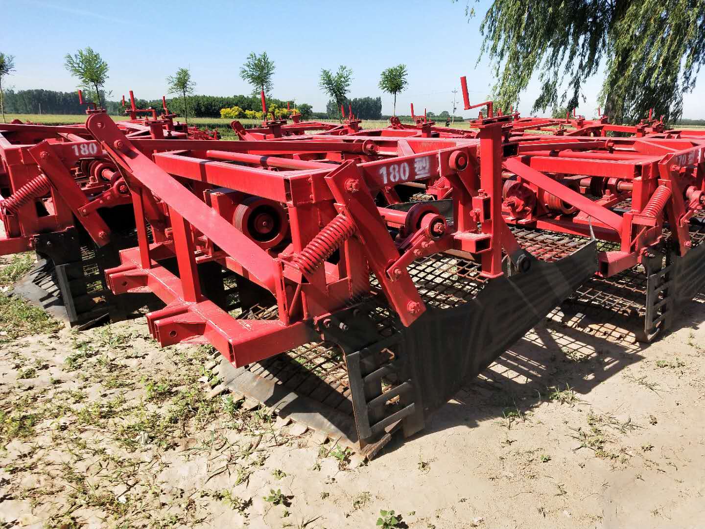 新型麦冬药材收获机高效耐用